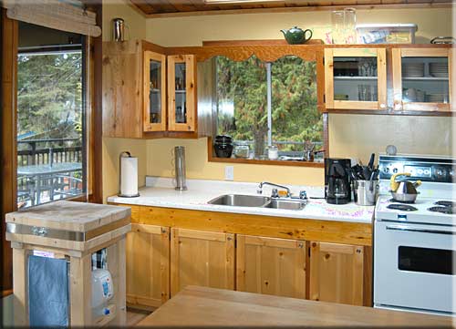 Schooner View Cottage, North Pender Island Accommodation
