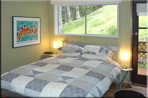 Schooner View Cottage, North Pender Island Accommodation