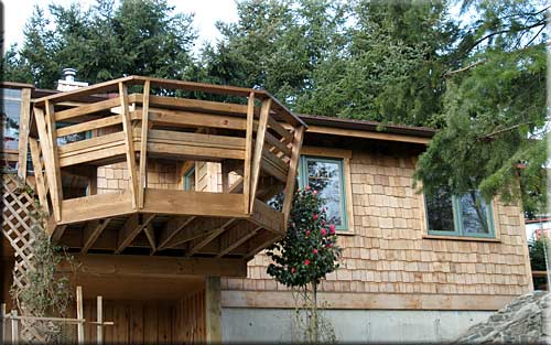 Arbutus House, North Pender Island Accommodation