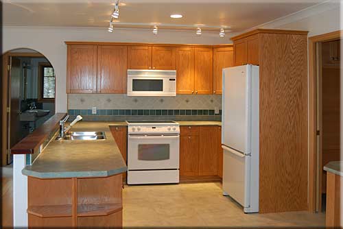 Arbutus House, North Pender Island Accommodation