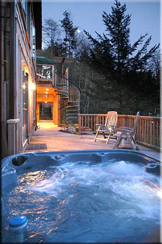 Arbutus House, North Pender Island Accommodation