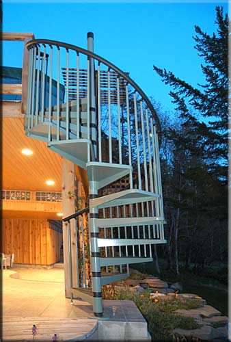 Arbutus House, North Pender Island Accommodation