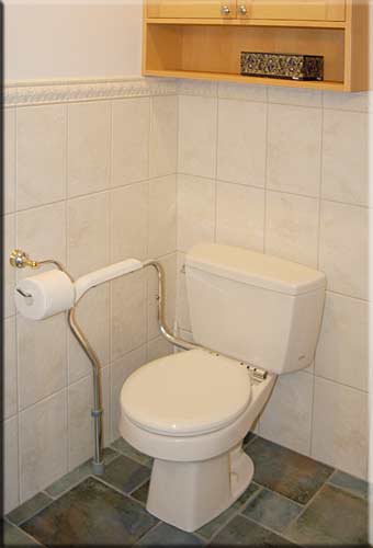 Arbutus House, North Pender Island Accommodation