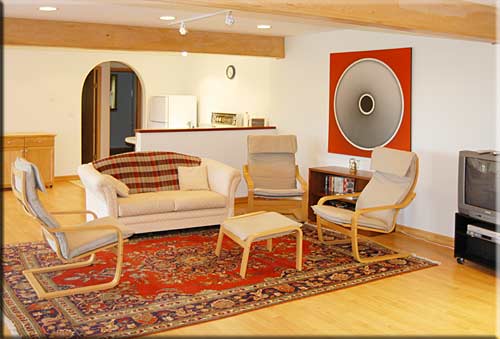 Arbutus House, North Pender Island Accommodation