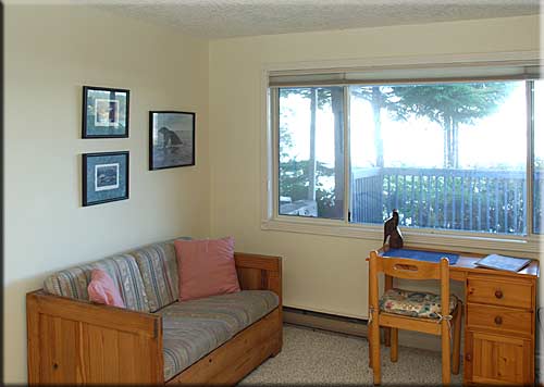 Dogwood Pointe, North Pender Island Accommodation