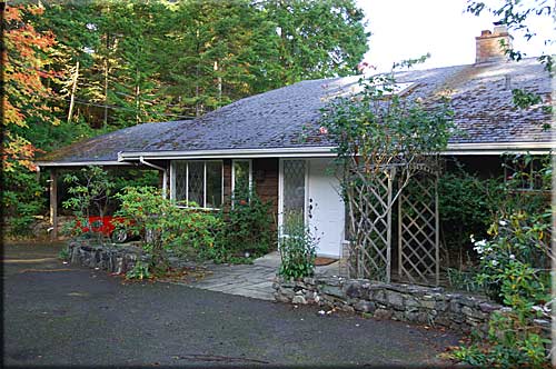 Dogwood Pointe, North Pender Island Accommodation
