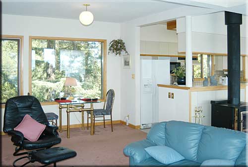 Eagle View, North Pender Island Accommodation