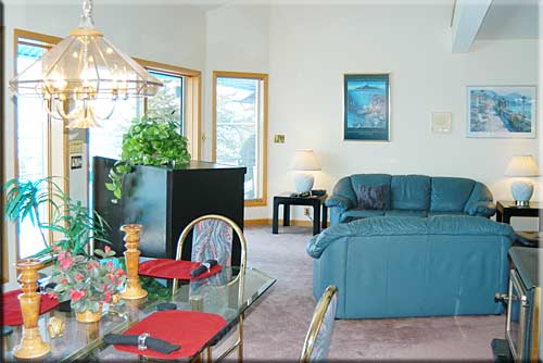 Eagle View, North Pender Island Accommodation