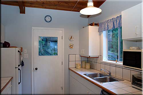 Eagle's Nest, North Pender Island Accommodation