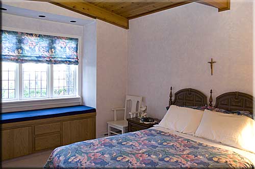 Eagle's Nest, North Pender Island Accommodation