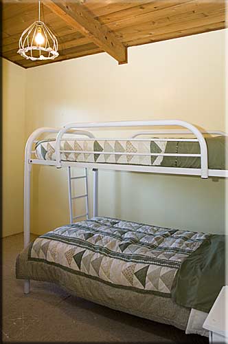 Eagle's Nest, North Pender Island Accommodation