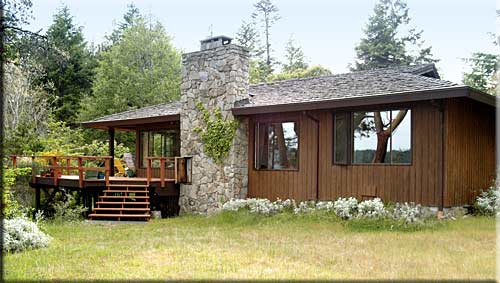 Galiano Waterfront Retreat, Galiano Island Island Accommodation