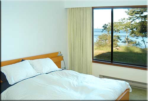 Galiano Waterfront Retreat, Galiano Island Island Accommodation