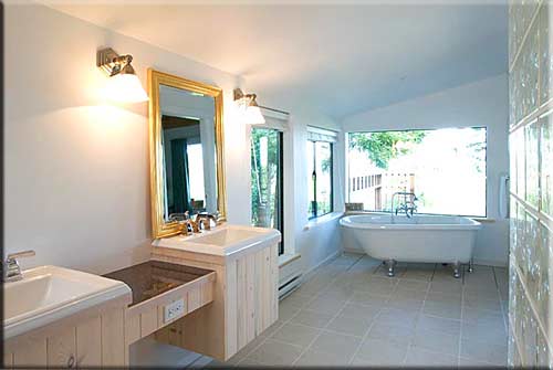 Hundred Hills House Luxury B & B, Salt Spring Island Accommodation