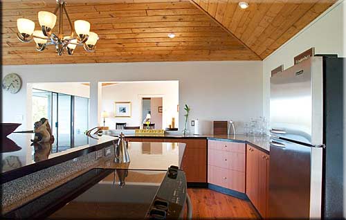 Hundred Hills House Luxury B & B, Salt Spring Island Accommodation