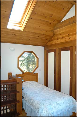 Jasmine Gardens, Galiano Island Accommodation