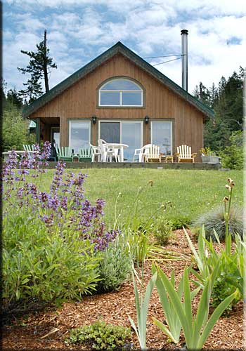 Mount Norman Hideaway, South Pender Island Accommodation