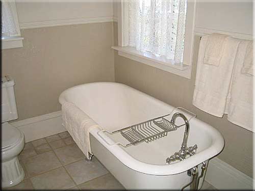 Enchanted Cottage, Salt Spring Island Accommodation