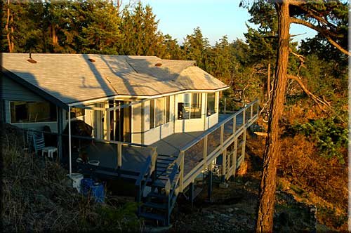 The Lighthouse on Pender, North Pender Island Accommodation