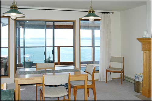 Whale of a View, North Pender Island Accommodation